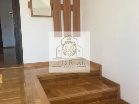 Rent, house, 330m², Dobanovci, Surčin - image 10