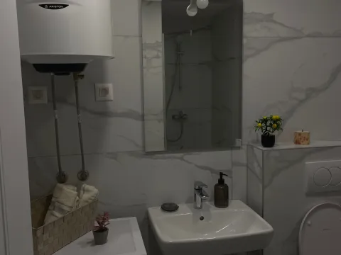 Izdavanje, jednosoban stan, 47m², Stari Aerodrom, Podgorica - image 5