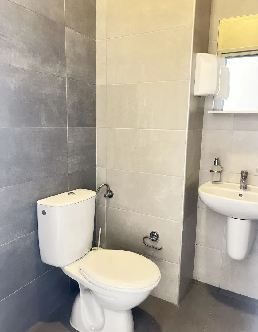 Sale, office space, 100m², Tološka šuma, Podgorica