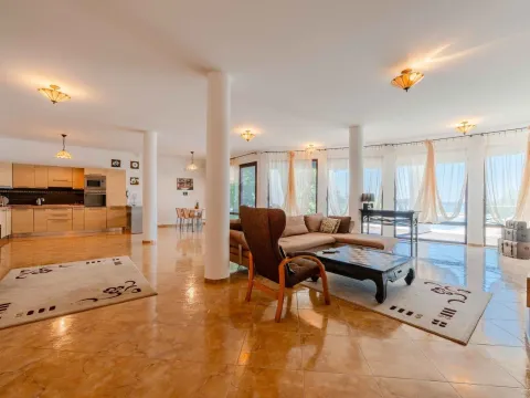 Sale, house, 416m², Utjeha, Bar - image 7