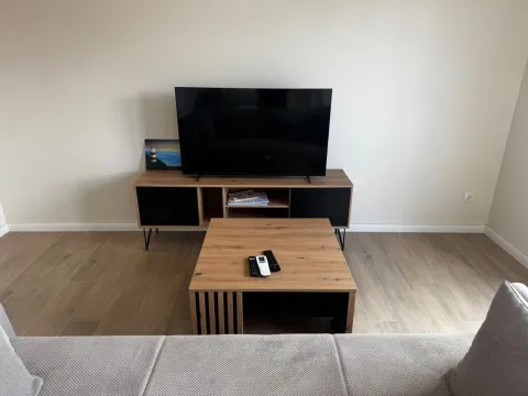 Izdavanje, jednosoban stan, 52m², Kalimanj, Tivat - image 6