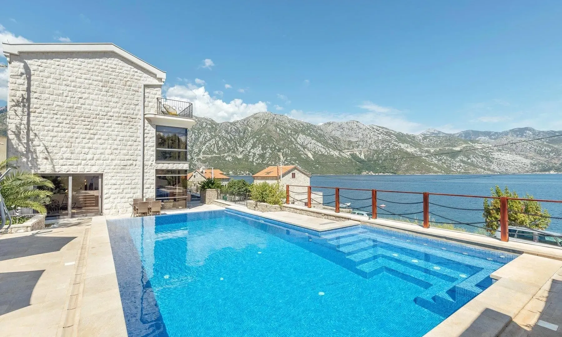 Sale, house, 300m², Kostanjica, Kotor