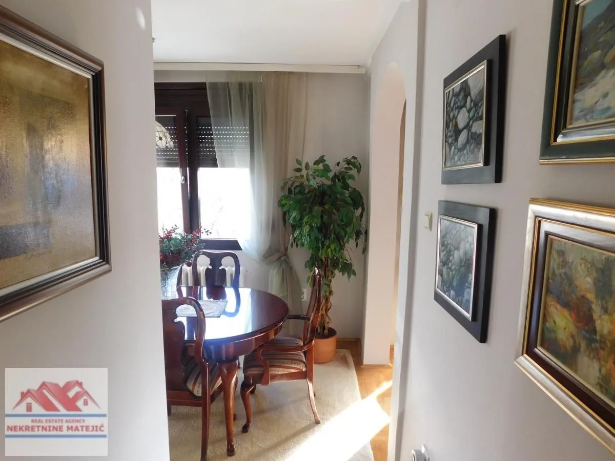Prodaja, stan, 151m², Vašarište, Kragujevac