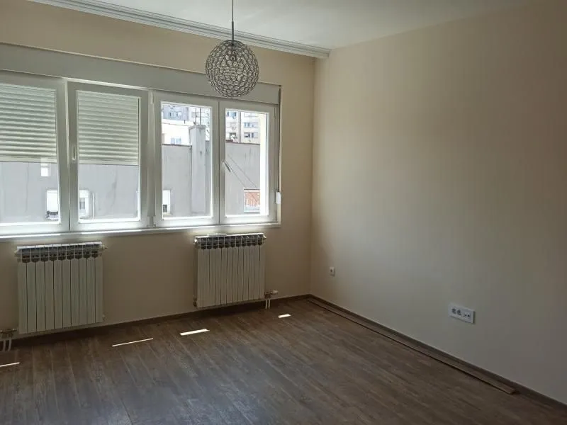 Sale, four bedroom apartment, 100m², Voždovac Sve Podlokacije, Beograd