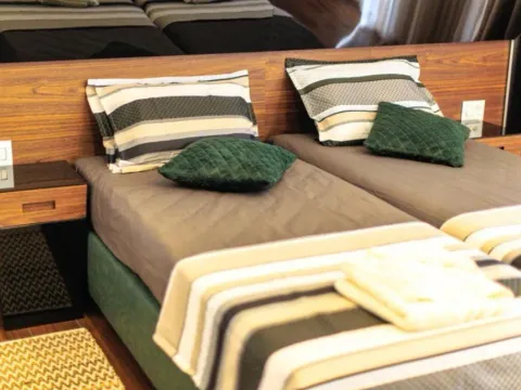 Izdavanje, dvosoban stan, 174m², Dukley Gardens, Budva - image 12