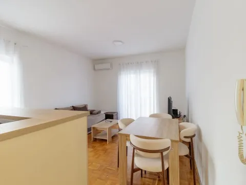 Rent, one bedroom apartment, 53m², Dumidran, Tivat - image 3