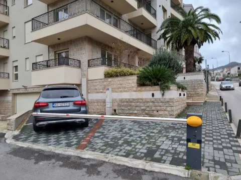 Rent, one bedroom apartment, 48m², Centar, Budva - image 14