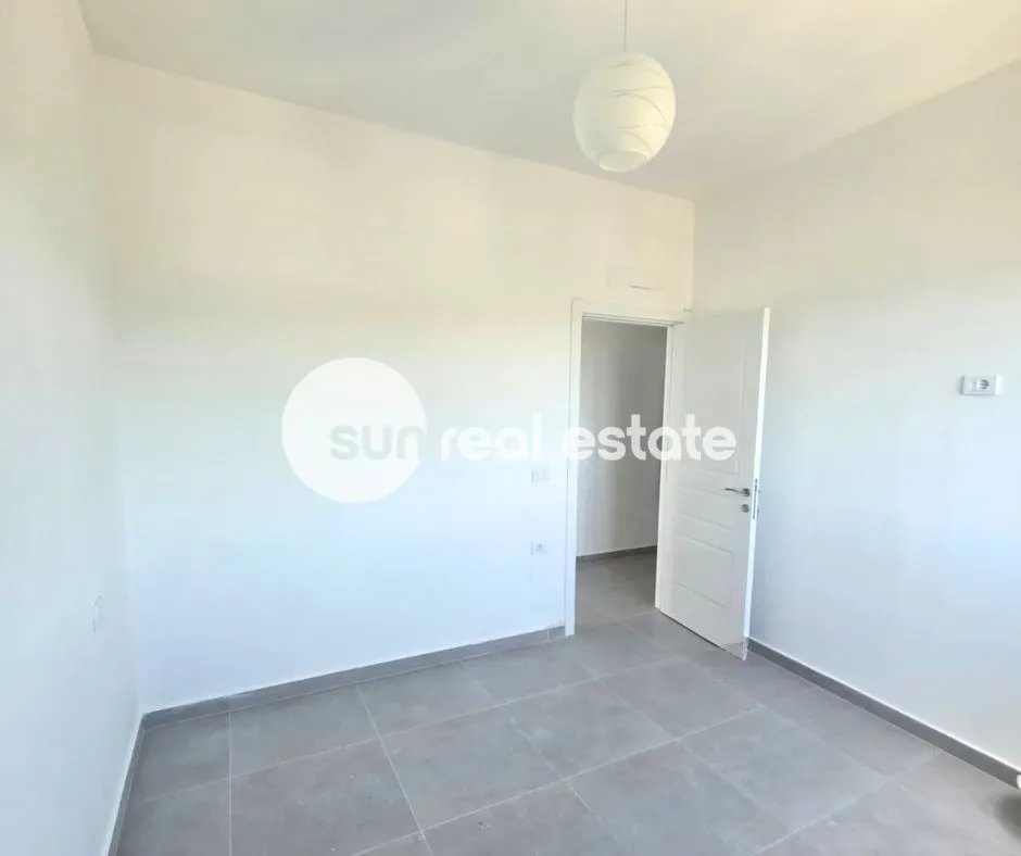 Prodaja, dvosoban stan, 52m², Centar, Ulcinj