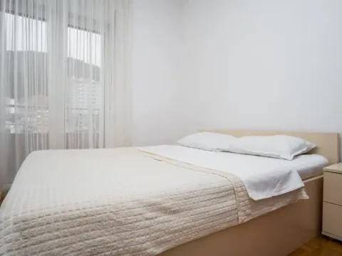 Rent, one bedroom apartment, 42m², Rozino, Budva - image 19