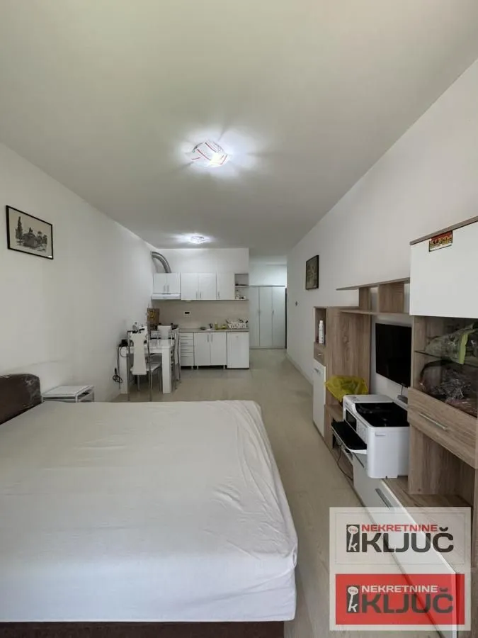 Izdavanje, garsonjera, 25m², Centar, Novi Sad