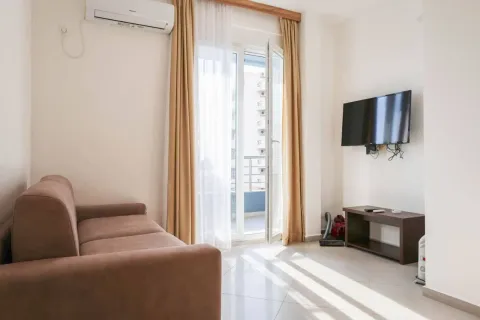 Rent, one bedroom apartment, 40m², Bečići, Budva - image 2