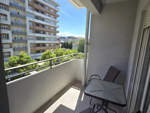 Prodaja, jednosoban stan, 46m², Central Point, Podgorica - image 11