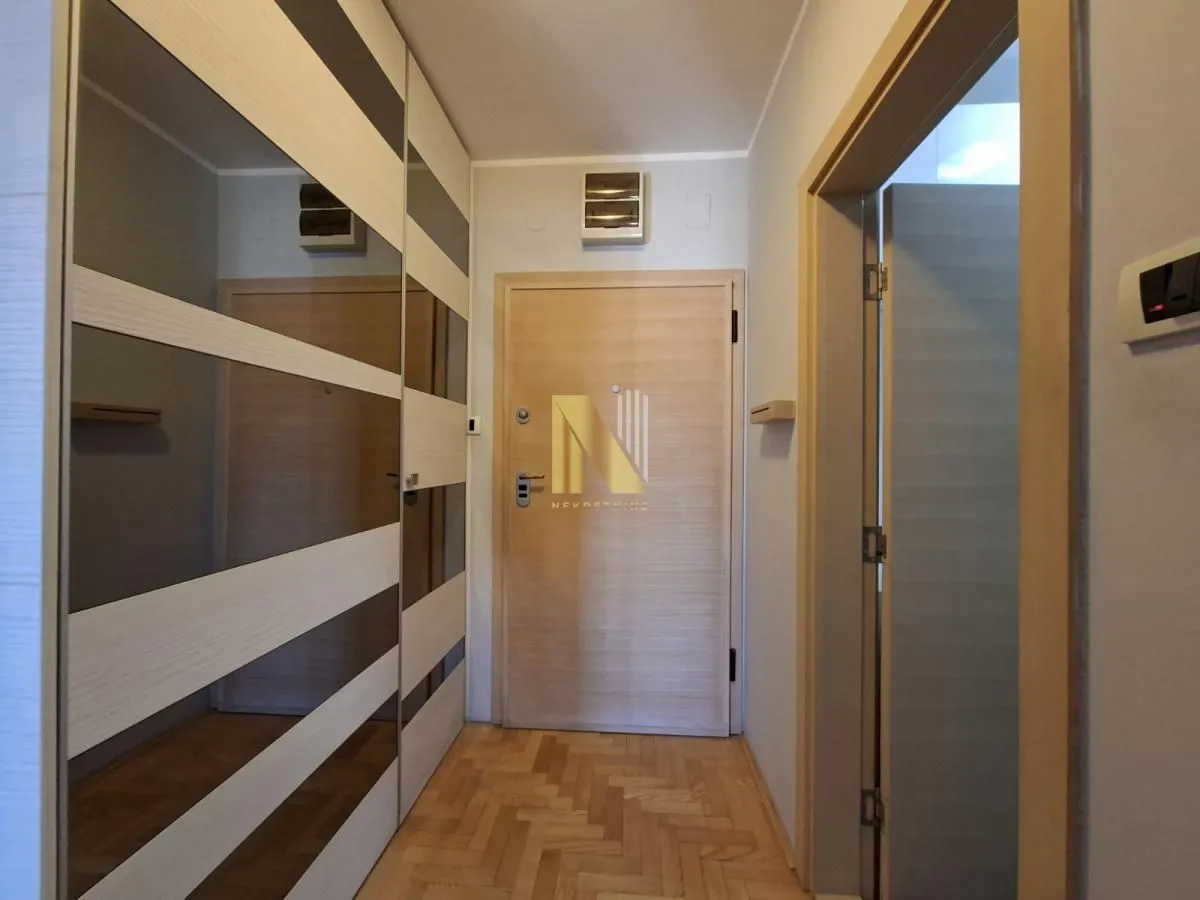 Prodaja, dvosoban stan, 42m², Bulevar Evrope, Novi Sad Sve Podlokacije