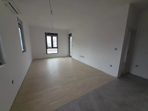 Prodaja, jednosoban stan, 46m², Tološi, Podgorica - image 2