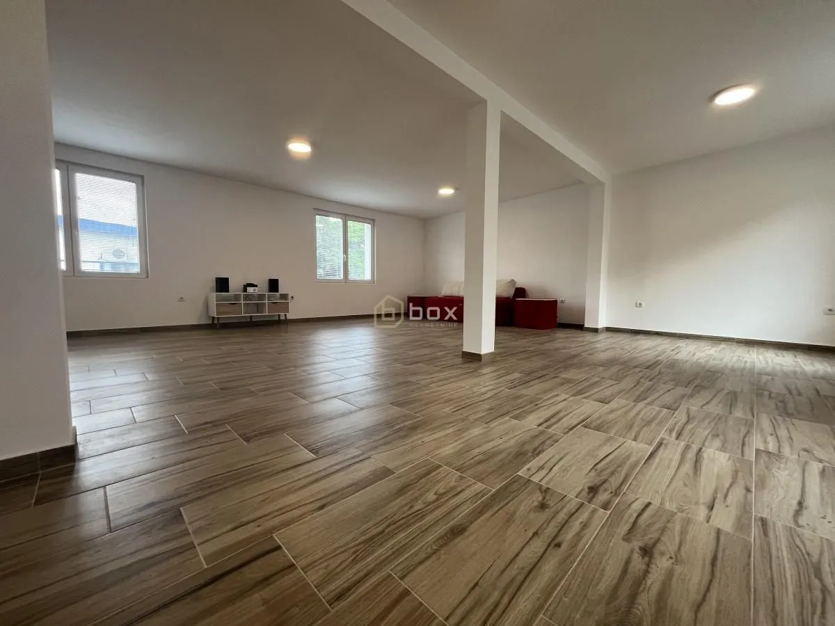 Rent, office space, 70m², Medijana, Niš