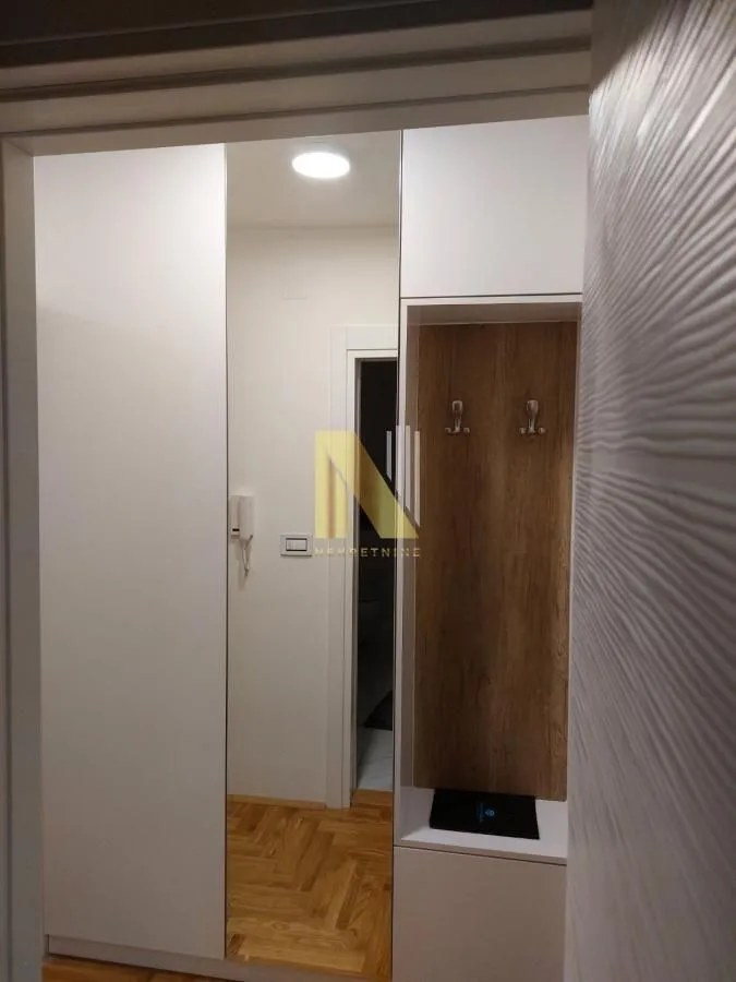 Izdavanje, jednosoban stan, 37m², Bulevar patrijarha Pavla, Novi Sad Sve Podlokacije