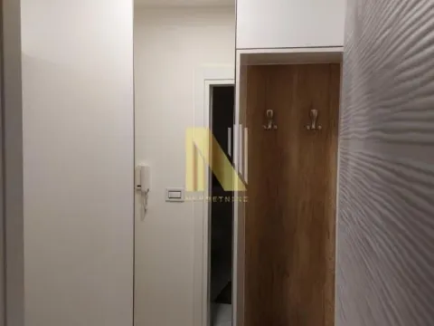 Izdavanje, jednosoban stan, 37m², Bulevar patrijarha Pavla, Novi Sad Sve Podlokacije - image 8