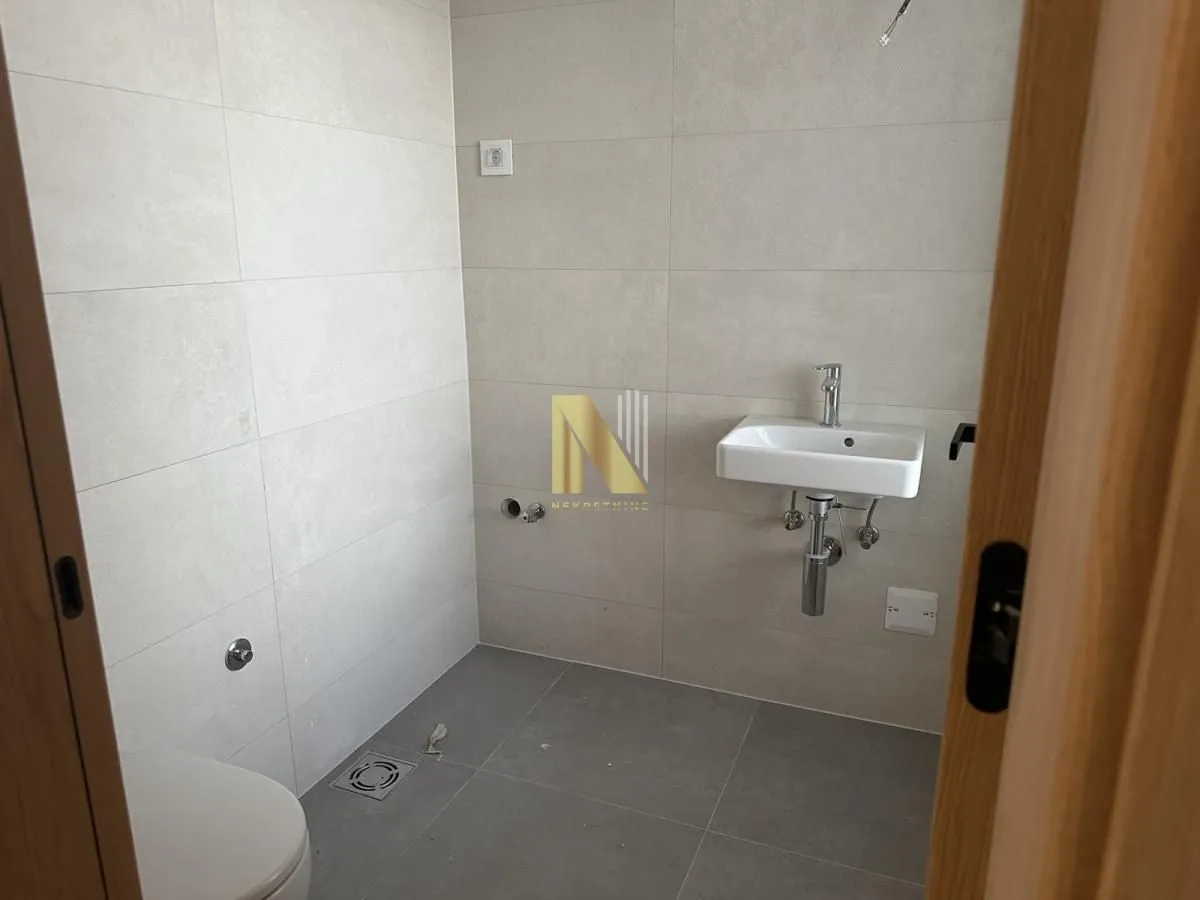 Prodaja, četvorosoban stan, 154m², Alibegovac, Petrovaradin