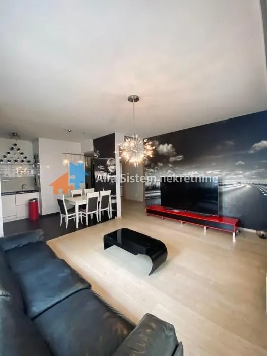 Izdavanje, trosoban stan, 105m², Savski Venac, Beograd