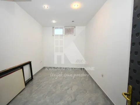 Rent, office space, 80m², Stari Aerodrom, Podgorica - image 6