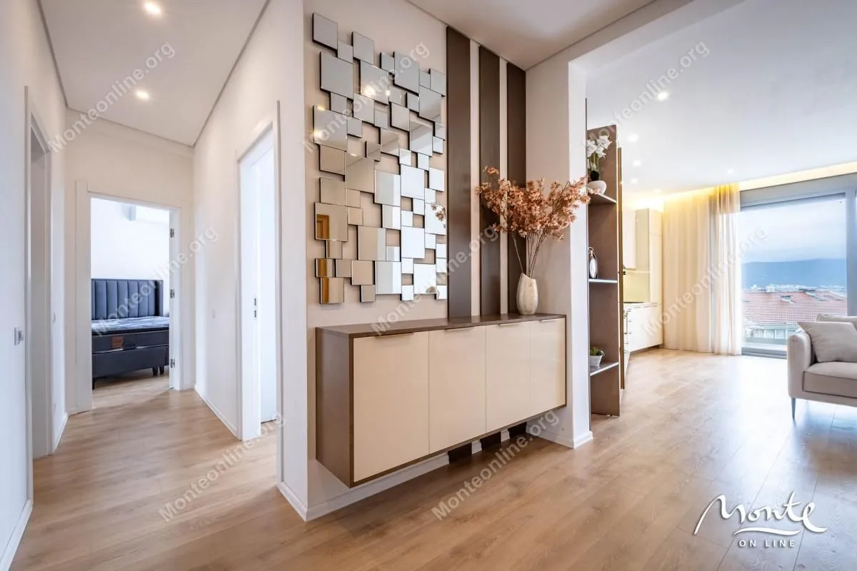 Prodaja, dvosoban stan, 76m², Tivat, Crna Gora