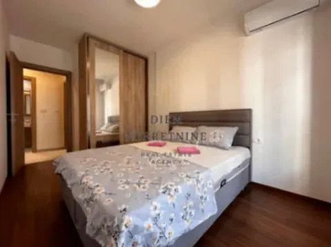 Izdavanje, dvosoban stan, 69m², Master Kvart, Podgorica - image 5