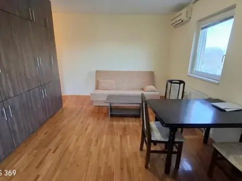 Rent, one bedroom apartment, 30m², Petlovo Brdo, Beograd - image 3