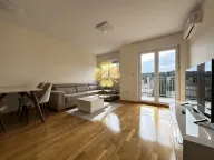 Izdavanje, trosoban stan, 85m², City Kej, Podgorica - image 6