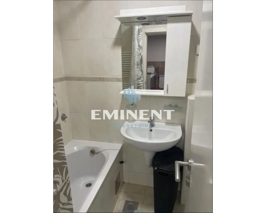 Izdavanje, dvosoban stan, 50m², Vračar Sve Podlokacije, Beograd