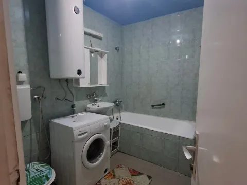 Izdavanje, dvosoban stan, 86m², Blok 5, Podgorica - image 6