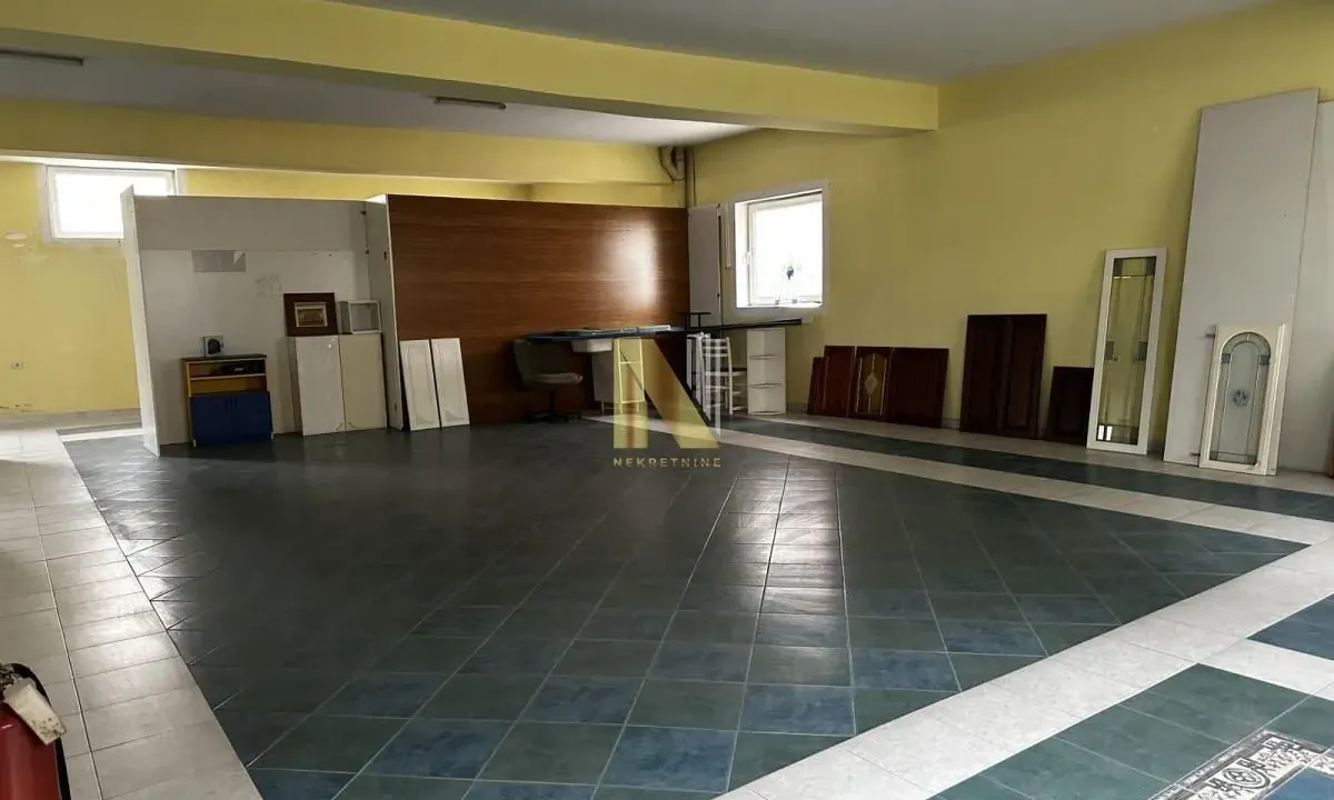 Prodaja, poslovni prostor, 1105m², Podbara, Novi Sad Sve Podlokacije