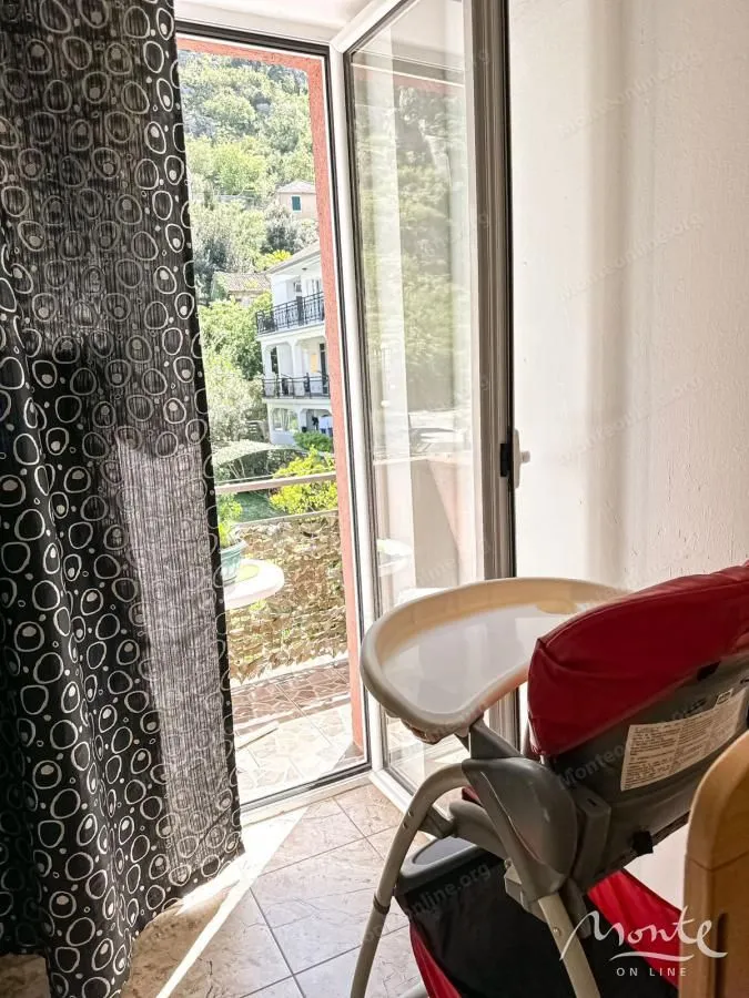 Prodaja, dvosoban stan, 60m², Škaljari, Kotor