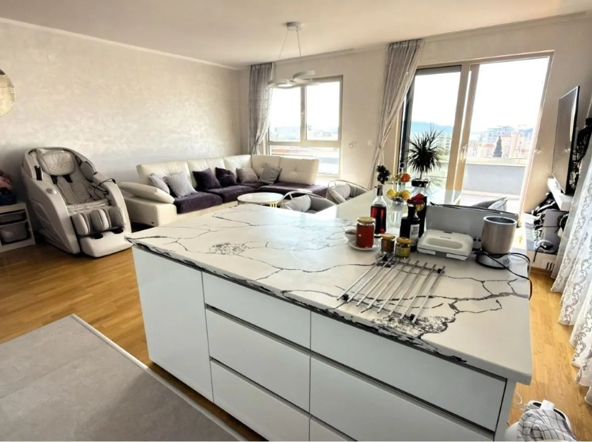Prodaja, trosoban stan, 463m², Bečići, Budva