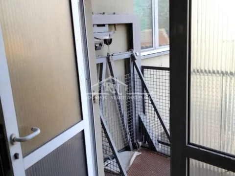 Rent, office space, 1019m², Šimanovci, Pećinci - image 10