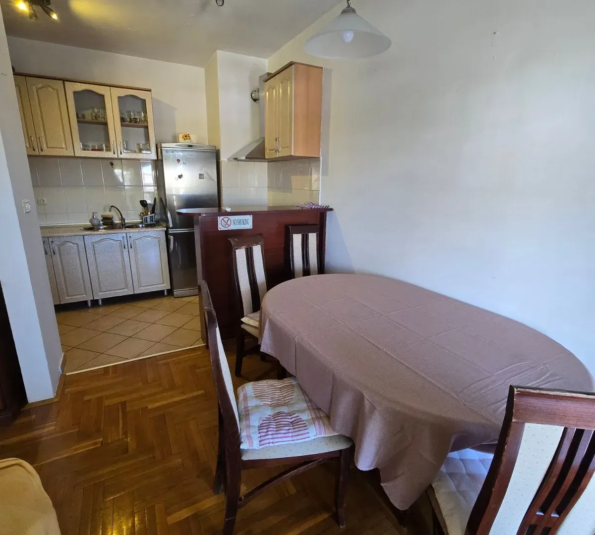 Izdavanje, jednosoban stan, 48m², Stari Aerodrom, Podgorica