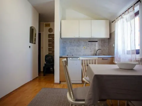 Sale, one bedroom apartment, 46m², Bečići, Budva - image 5
