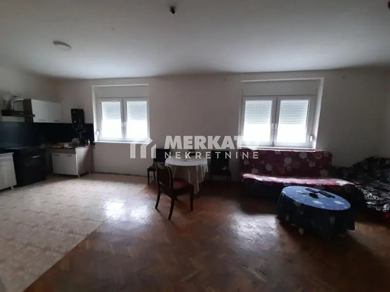 Prodaja, kuća, 242m², Gradnulica, Zrenjanin