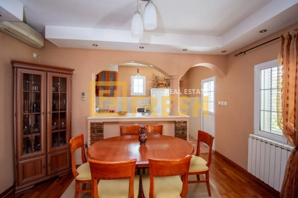 Rent, house, 140m², Dahna, Podgorica