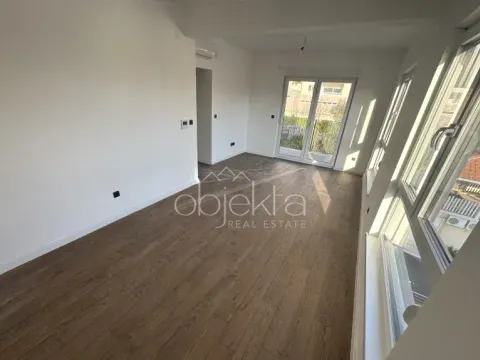 Prodaja, stan, 44m², Tivat, Crna Gora - image 4