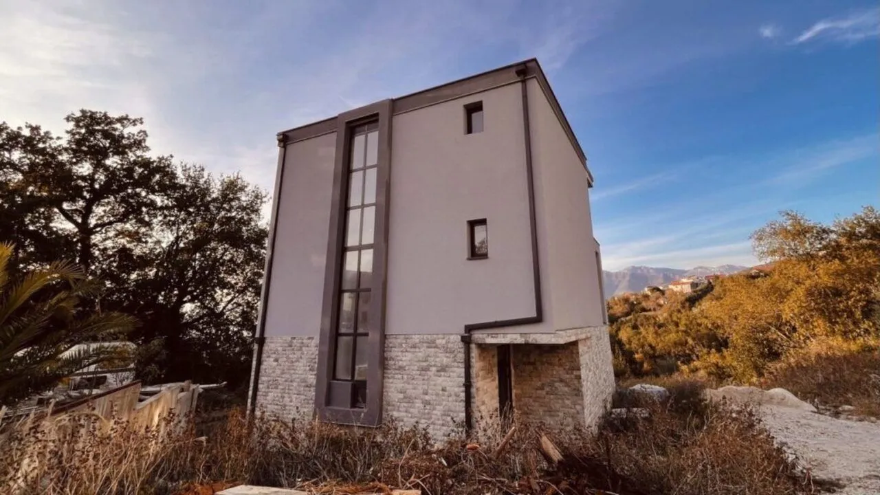 Prodaja, kuća, 230m², Tivat, Crna Gora