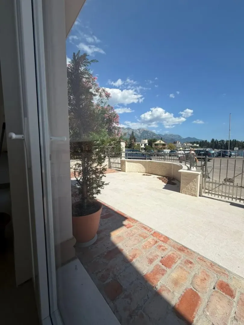 Rent, office space, 87m², Centar, Tivat