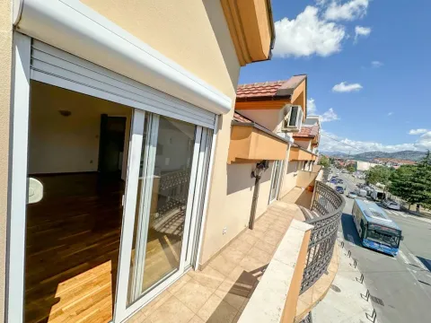 Rent, two bedroom apartment, 69m², Stari Aerodrom, Podgorica - image 8