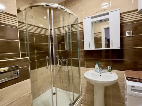 Rent, one bedroom apartment, 43m², Maslinjak, Budva - image 2