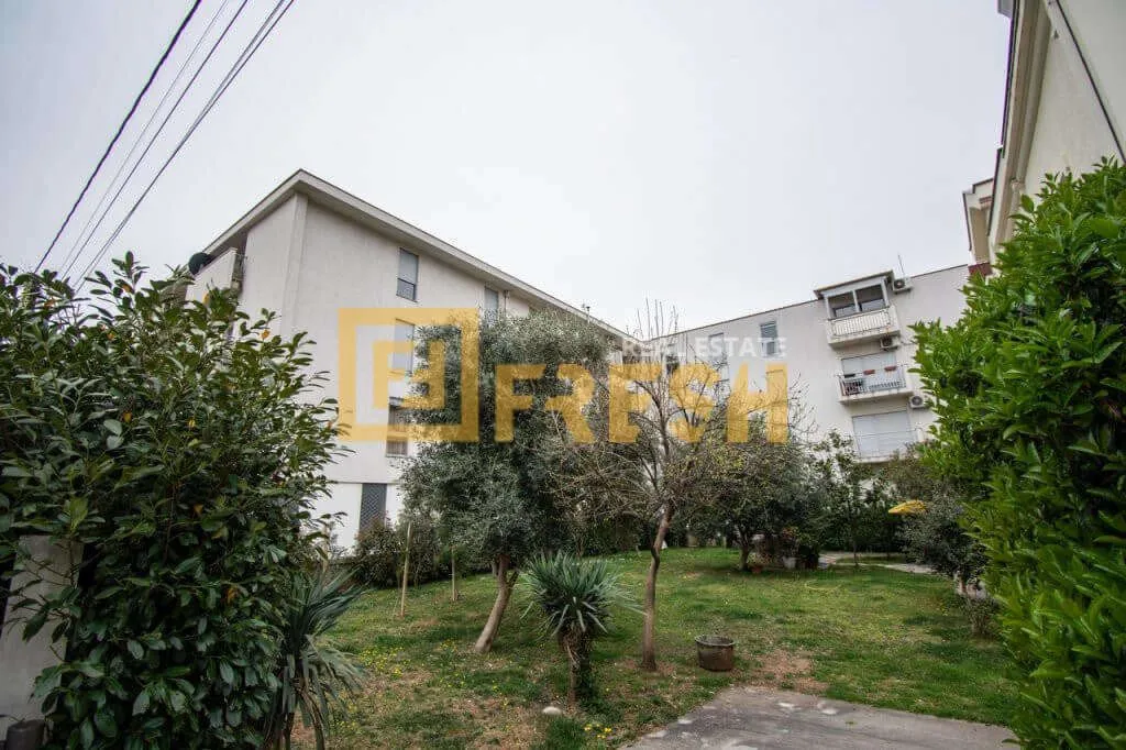 Prodaja, dvosoban stan, 80m², Drac, Podgorica