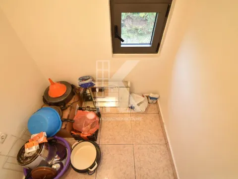 Izdavanje, jednosoban stan, 71m², Vezirov Most, Podgorica - image 9