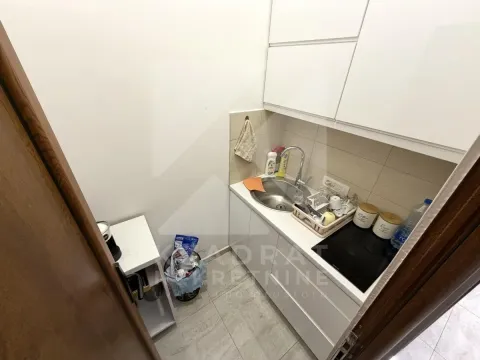 Rent, office space, 84m², Stari Aerodrom, Podgorica - image 13