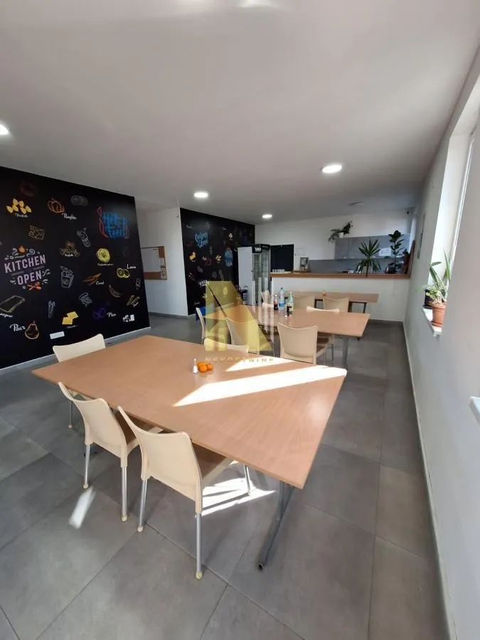 Sale, office space, 1252m², Stara Pazova, Srbija