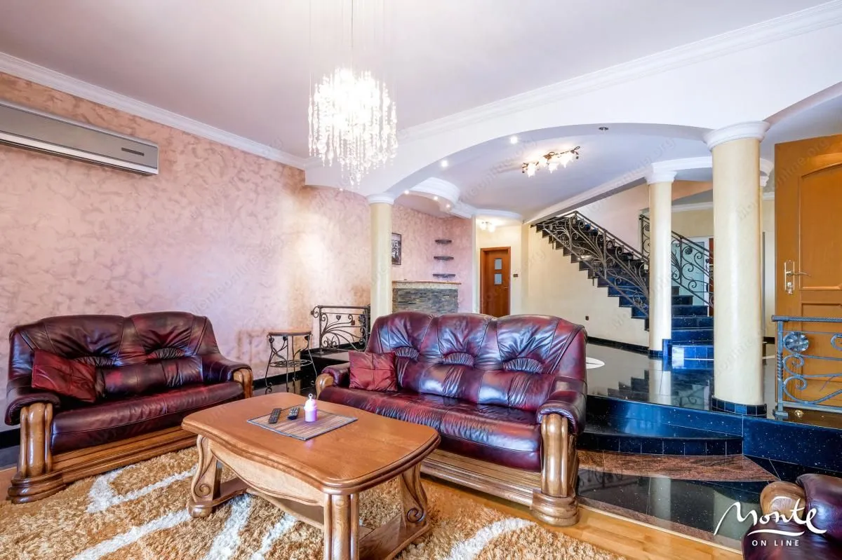 Sale, house, 560m², Petrovac, Budva