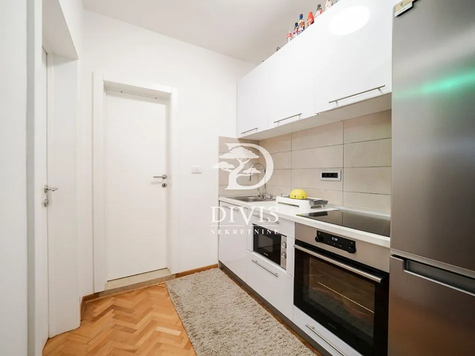 Sale, apartment, 500m², Voždovac Sve Podlokacije, Beograd