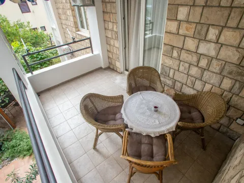 Sale, two bedroom apartment, 72m², Centar, Budva - image 2
